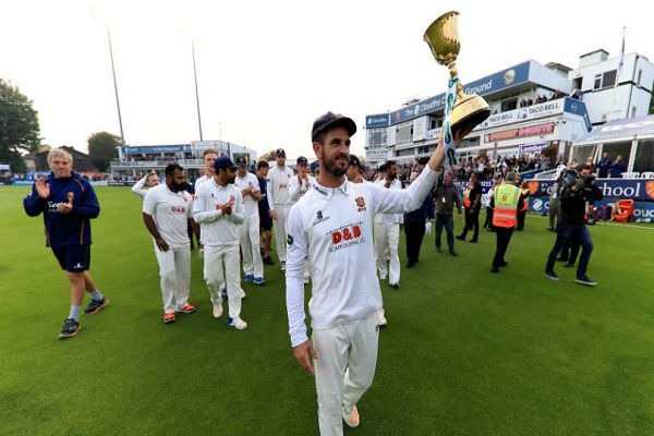 County Cricketers take "maximum reductions" in salaries