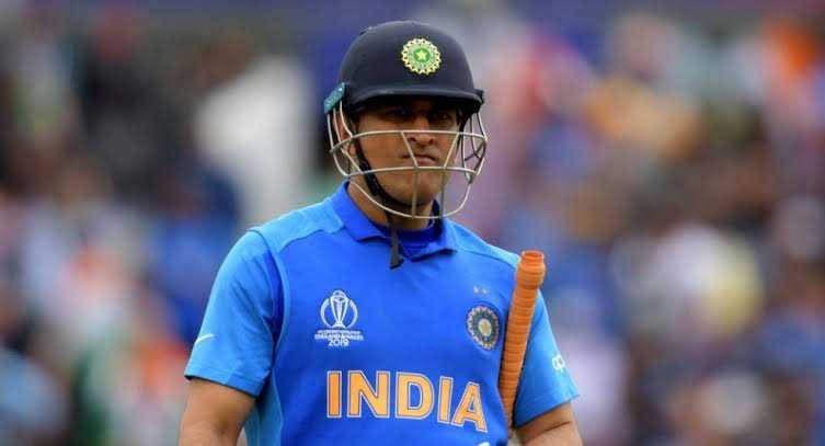 Indian Players, Four Players who could retire from cricket in the near future,Kapil Dev, MS Dhoni, Indian Premier League (IPL), Indian National Cricket Team