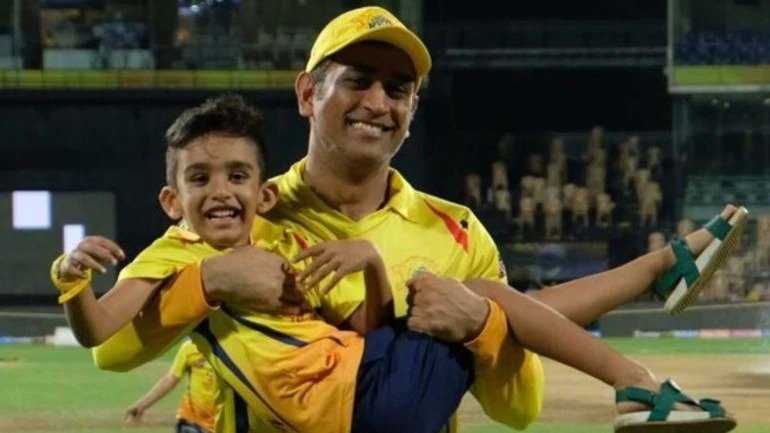 MS Dhoni With Gibran (Imran Tahir son)
